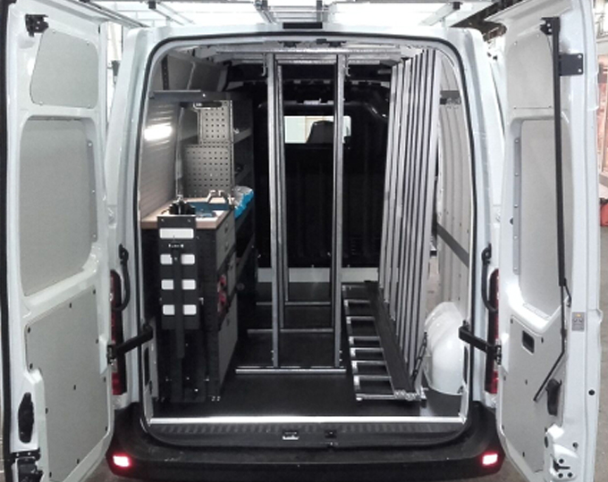 Transformation intérieure de véhicules utilitaires et spéciaux.