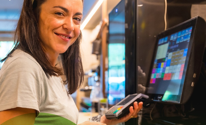 Matériel informatique et de pointage.