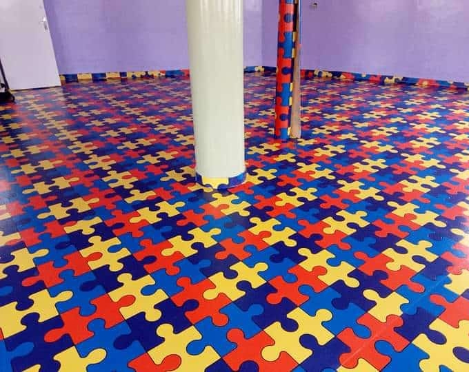 Mobilier et fourniture de bureau et scolaire. Fournitures informatiques