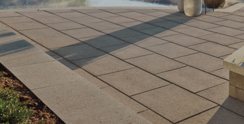 Fabrication de pavés auto-bloquants, bordures de trottoirs, isolants thermiques et acoustiques