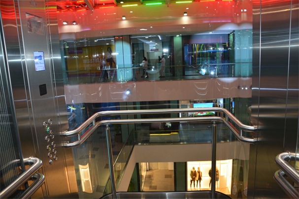 Installation et maintenance d'ascenseurs, monte charges, escaliers mécaniques