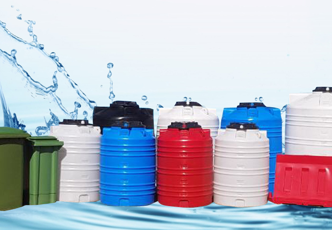 Rotomoulage de matières plastiques, de 300 à 10 000 litres, silos en plastique