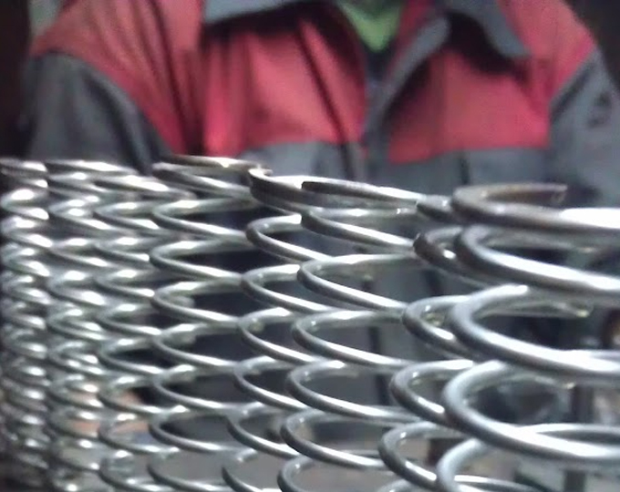 fabrication de ressorts en acier noir et inox