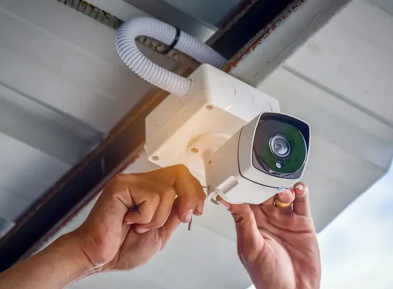 Installation camera de surveillance - clever office